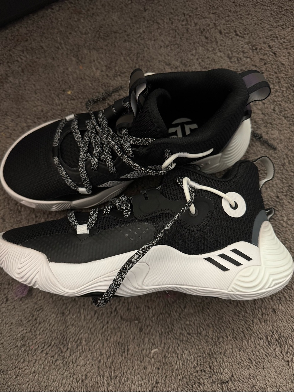 adidas Black and White Kids Basketball Shoes Harden Stepback 3 Size kids 4 NWOT